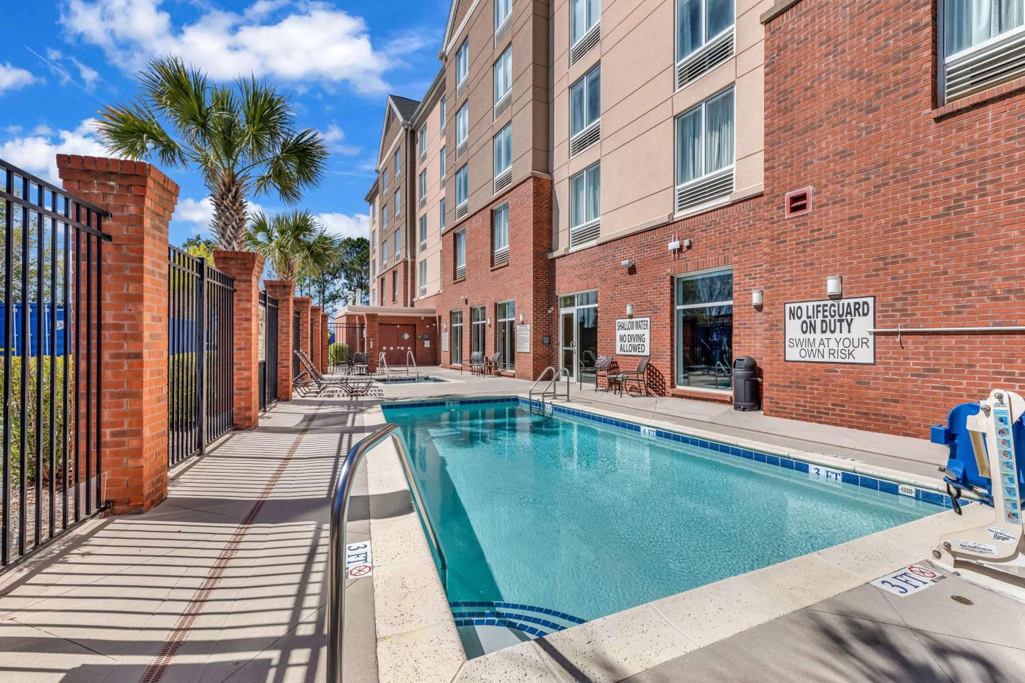 Hilton Garden Inn Myrtle Beach/Coastal Grand Mall Exterior photo