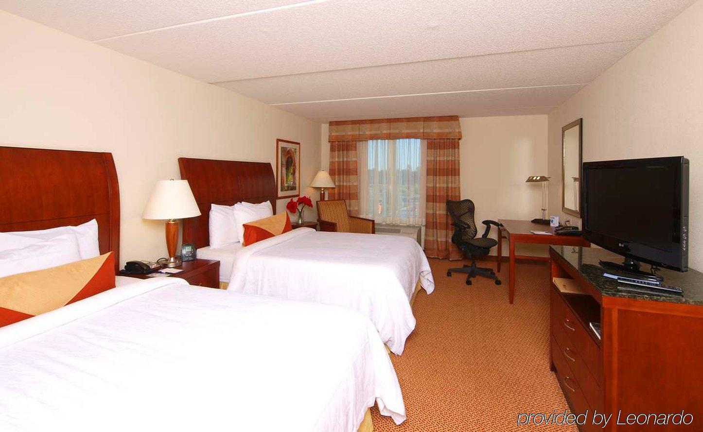 Hilton Garden Inn Myrtle Beach/Coastal Grand Mall Room photo