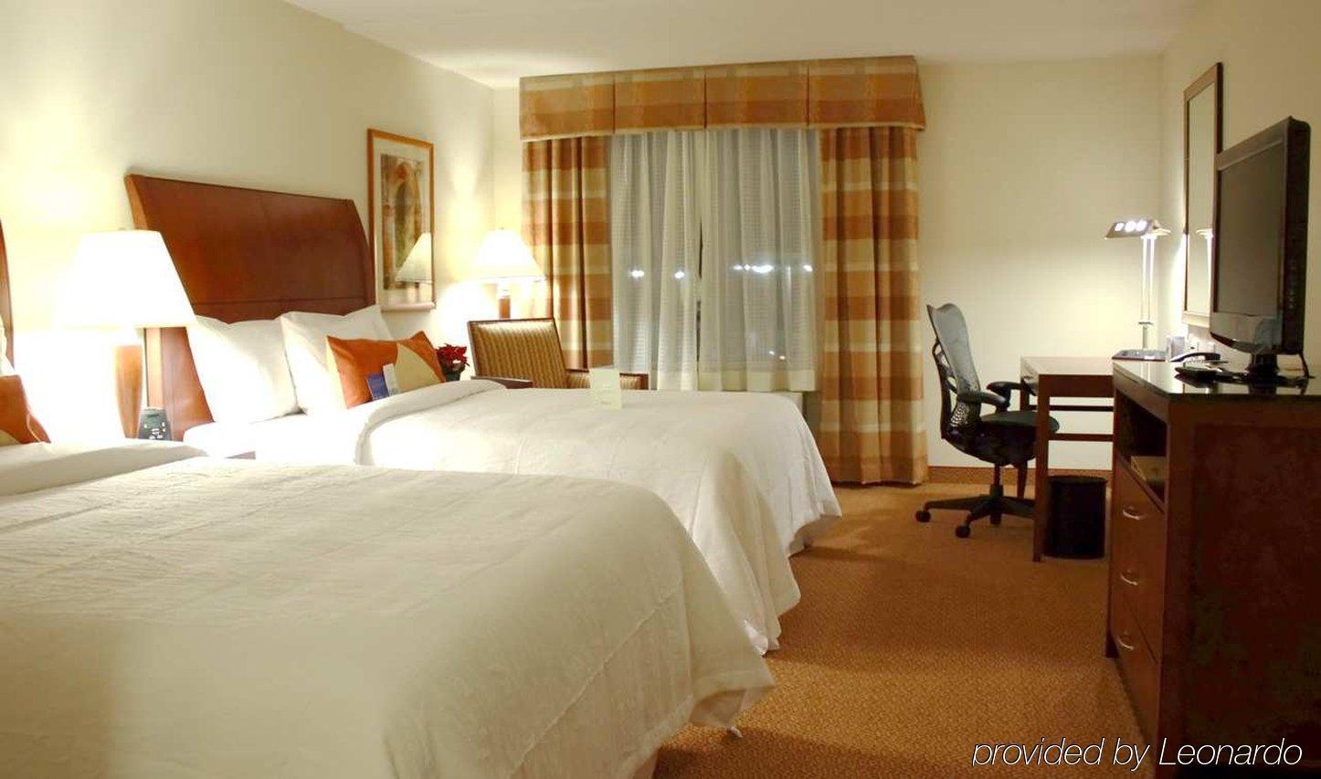 Hilton Garden Inn Myrtle Beach/Coastal Grand Mall Room photo