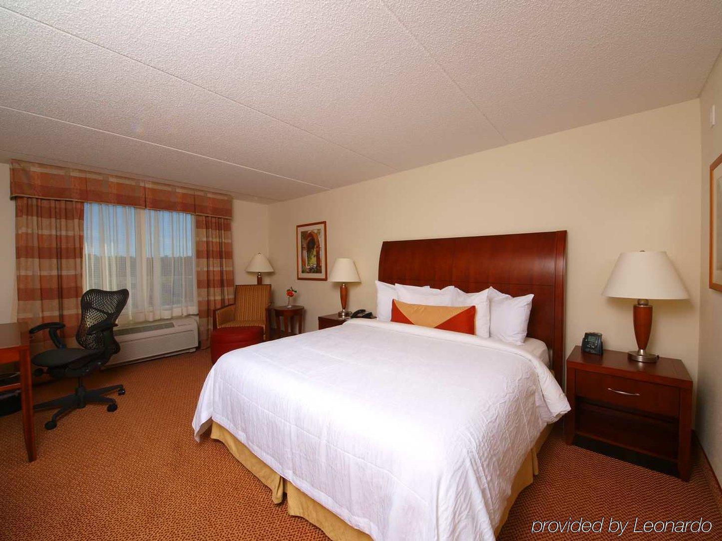 Hilton Garden Inn Myrtle Beach/Coastal Grand Mall Room photo