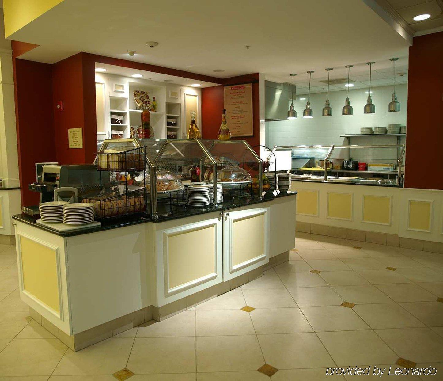 Hilton Garden Inn Myrtle Beach/Coastal Grand Mall Restaurant photo